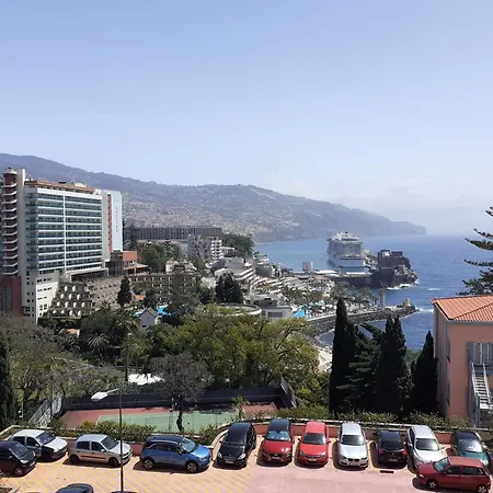 Modern In 60 M² With Shared Pool Funchal (Madeira)