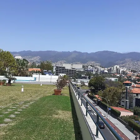 Modern In 60 M² With Shared Pool Apartment Funchal (Madeira)