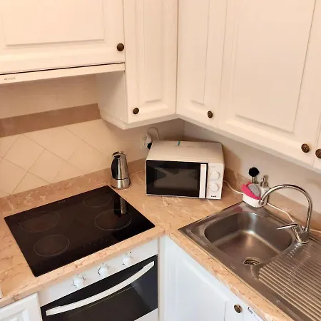 Modern In 60 M² With Shared Pool * Funchal (Madeira)